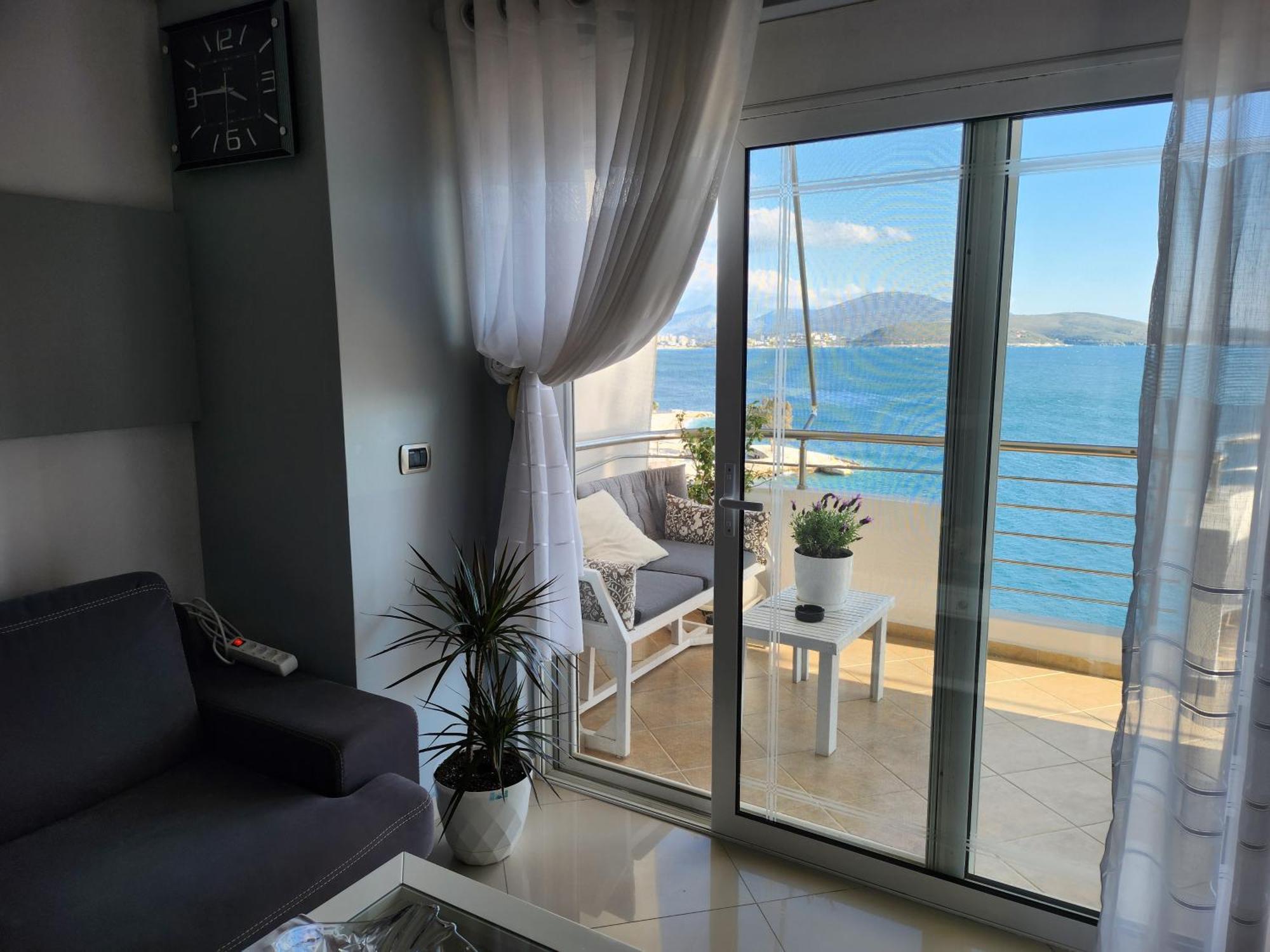 Alpha Seaside Apartment Sarandë Exterior foto